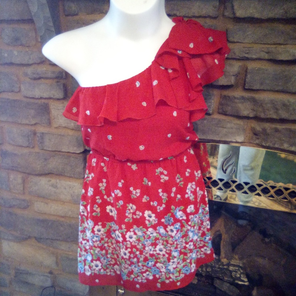 Summer in flowers, lipstick red!